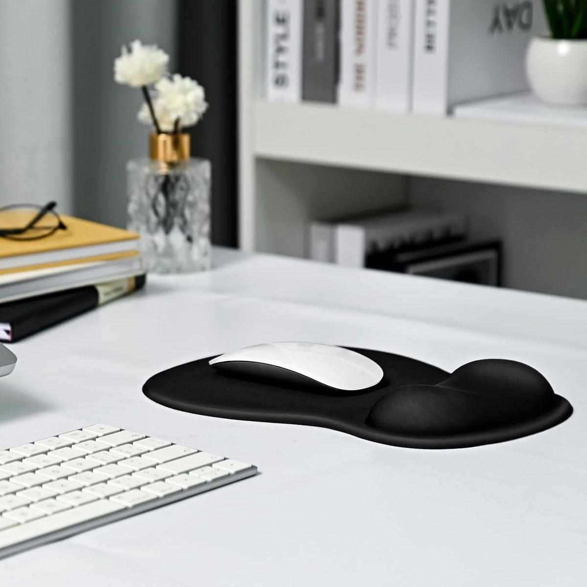 EooCoo Ergonomic Mouse Pad with Gel Wrist Rest, Concave Design, Non-Slip Base for Laptop and Computer