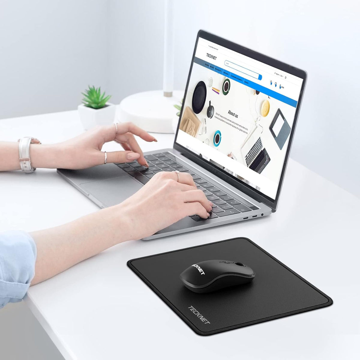 TECKNET Mouse Pad with Anti-fray Stitching, Waterproof Surface & Non-Slip Rubber Base with Stitched Edges Gaming Mouse Mat for Laptop (Black)
