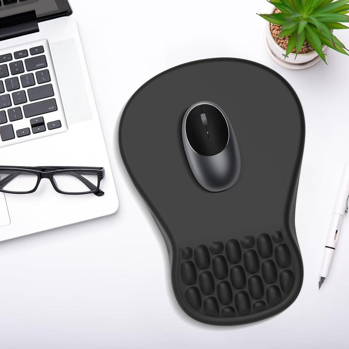 YIWEI Ergonomic Mouse Pad with Wrist Support - Gel Memory Foam Mouse Mat for Computer Keyboard & Laptop - Non-Slip Base (Black)